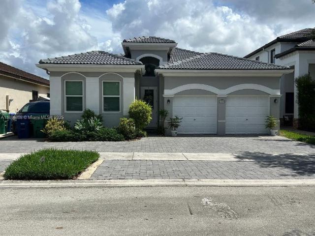 Detached House for sale in Hialeah, Florida