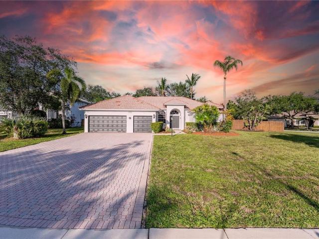 Villa for sale in Pembroke Pines