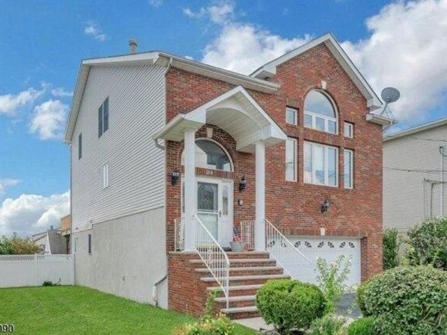 House for sale in Lyndhurst, New Jersey
