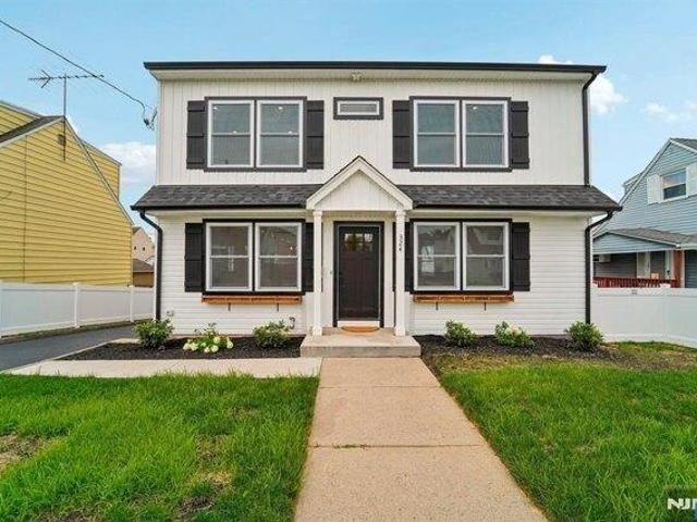 House for sale in Lyndhurst, New Jersey