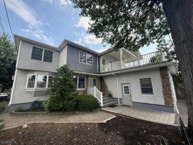 House for sale in Lyndhurst, New Jersey