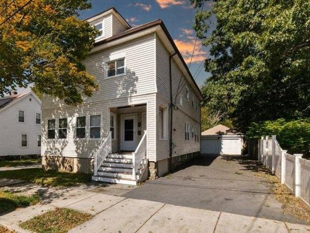 House for sale in Lynn, Essex County