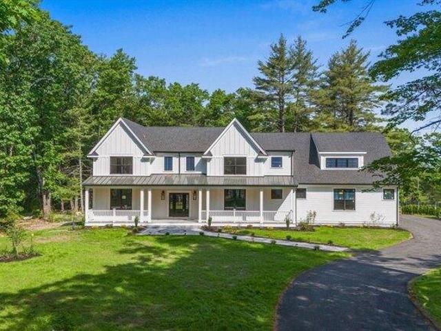 House for sale in Lynnfield, Essex County