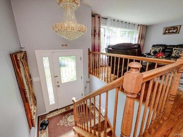 House for sale in Baldwin Place, New York