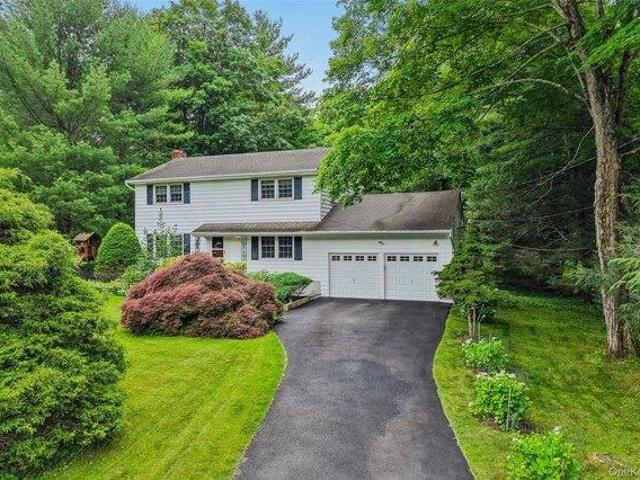 House for sale in Baldwin Place, New York