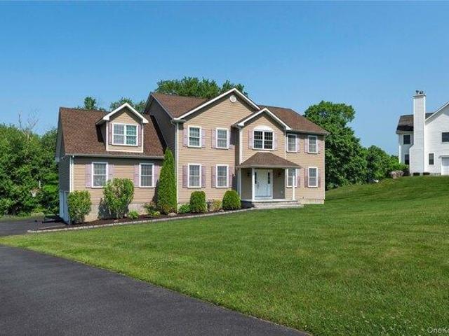 House for sale in Baldwin Place, New York