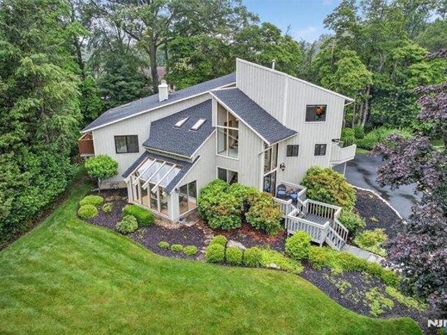 House for sale in Mahwah