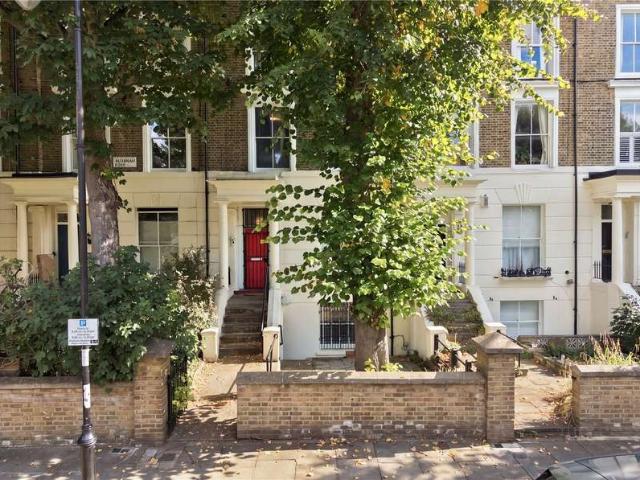 Maisonette for sale in London Borough of Islington, Greater London