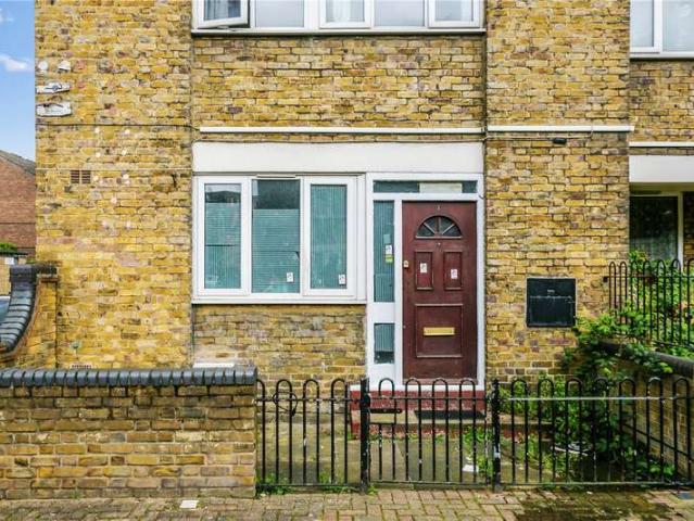 Maisonette for sale in Limehouse, Greater London