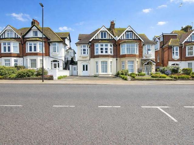 Maisonette for sale in Central, Heathlands