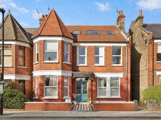 Maisonette for sale in London Borough of Haringey, Greater London