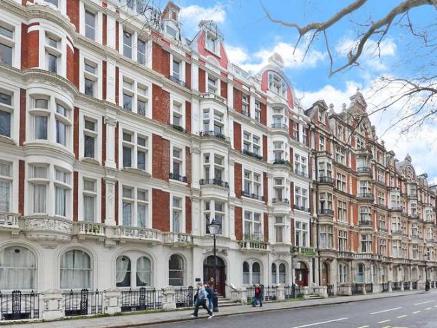 Duplex for sale in Bloomsbury