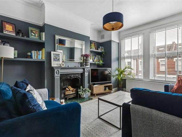 Maisonette for sale in London Borough of Merton, Collier's Wood