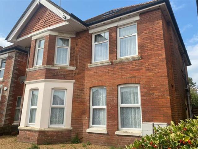 Maisonette for rent in Charminster, Bournemouth