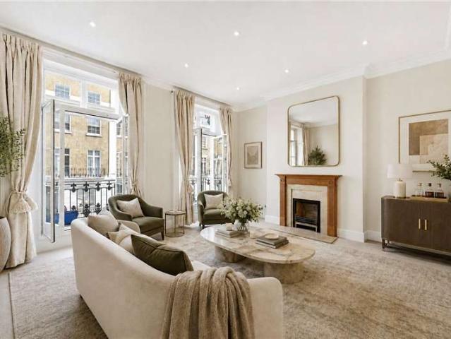 Maisonette for rent in Royal Borough of Kensington and Chelsea, Greater London
