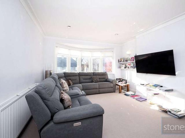 Maisonette for sale in The Hale, Mill Hill