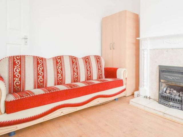 House for rent in Bromley-by-Bow, Poplar Grove