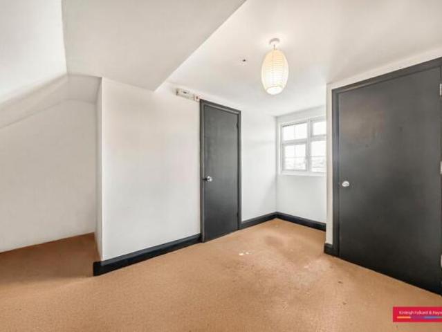 Maisonette for rent in Cat Hill