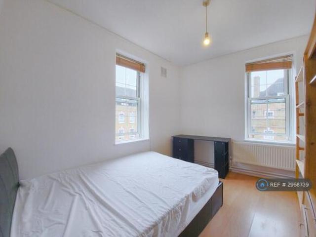 Maisonette for rent in Cat Hill