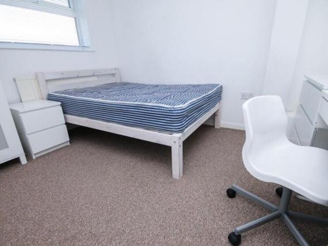 Maisonette for rent in Barracks, The Bridge