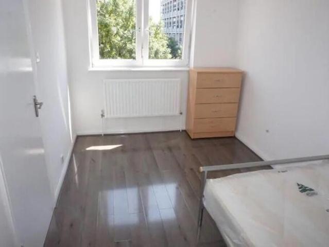 Maisonette for rent in Cat Hill