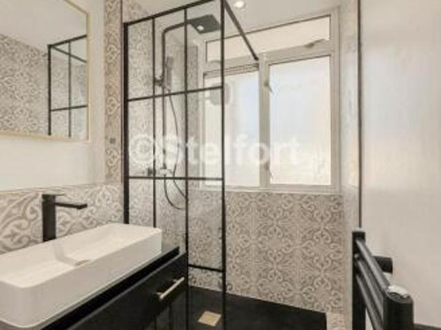Maisonette for rent in Cat Hill