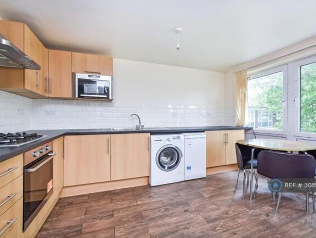 Maisonette for rent in Cat Hill, England