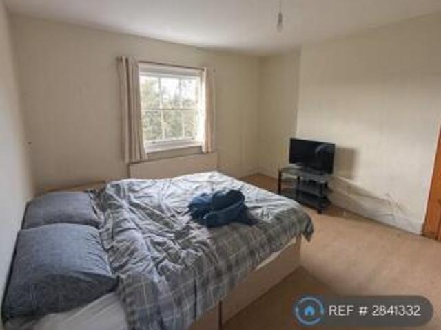 Maisonette for rent in Mortlake, Greater London