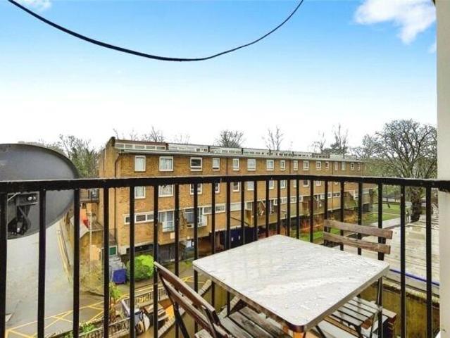 Maisonette for rent in Cat Hill
