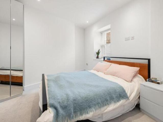 Maisonette for rent in Highbury, Greater London