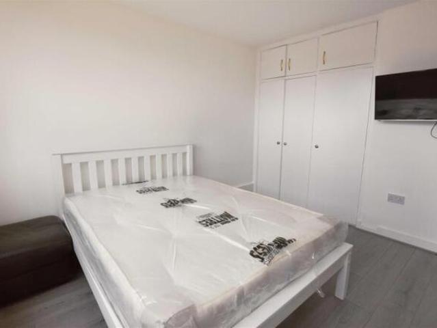Maisonette for rent in Putney, Greater London