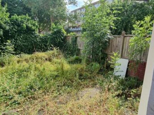 Maisonette for rent in Cat Hill
