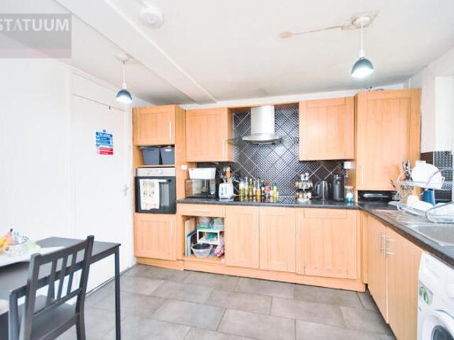 Maisonette for rent in Bow, Greater London