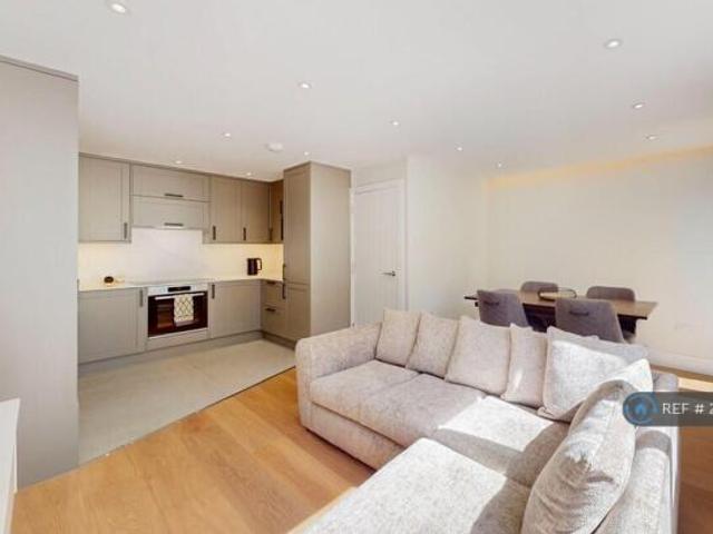 Maisonette for rent in Cat Hill