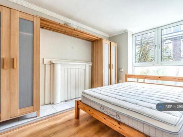 Maisonette for rent in Cat Hill