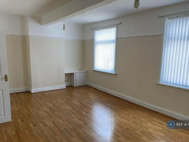House for rent in Calderstones