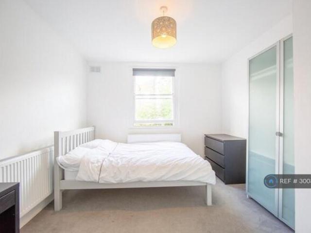 Maisonette for rent in Cat Hill
