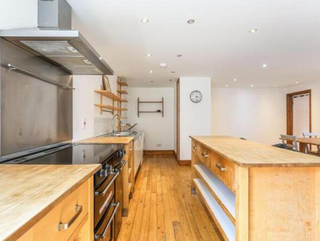 Maisonette for rent in Camberwell, Greater London