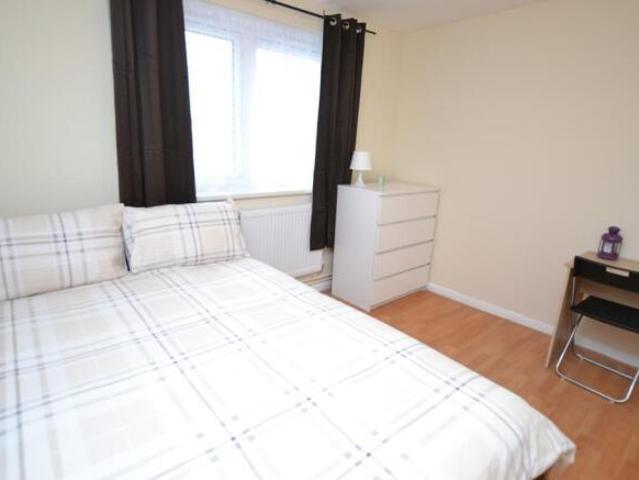 Maisonette for rent in Cat Hill