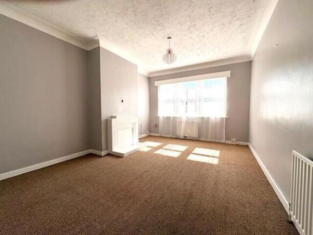 Maisonette for rent in Upperton, Eastbourne