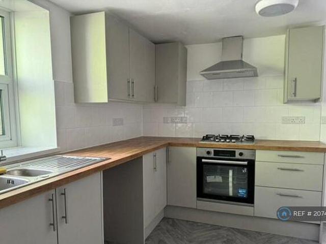 House for rent in Follaton, Strode