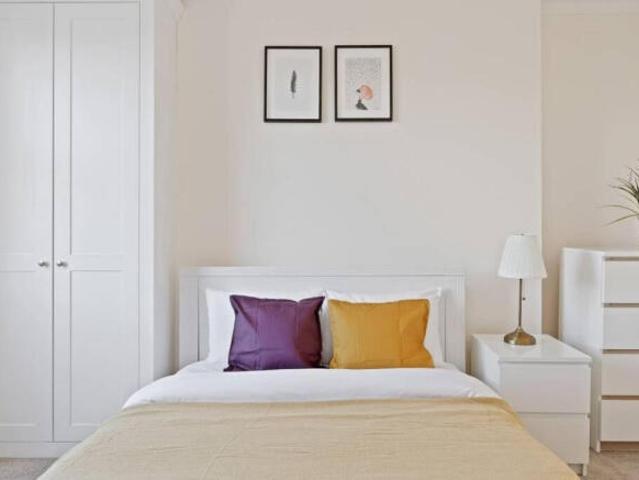 Maisonette for rent in Cat Hill