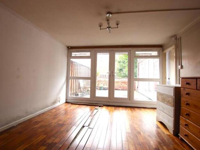 Maisonette for rent in London Borough of Merton, Mitcham