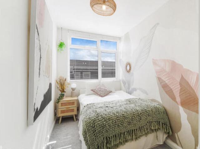 Maisonette for rent in London Borough of Wandsworth, Greater London