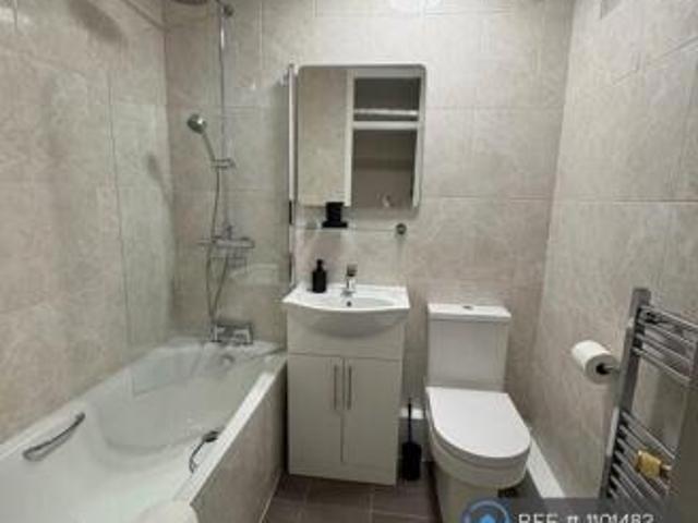 Maisonette for rent in Cat Hill