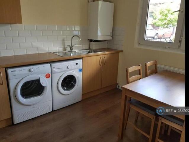 Maisonette for rent in Cat Hill