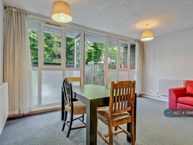 Maisonette for rent in Cat Hill