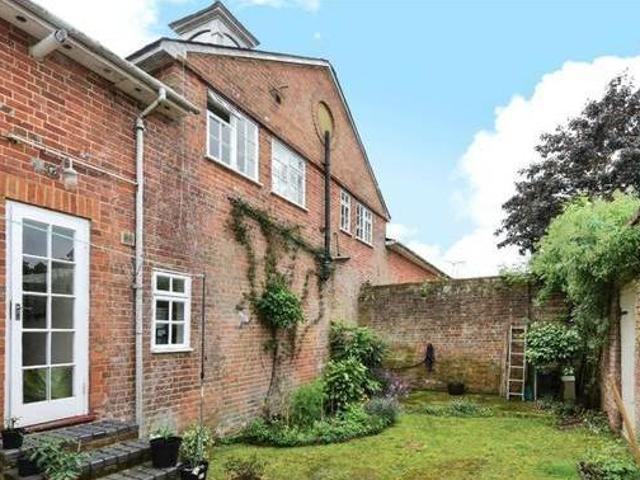 House for rent in Surrey