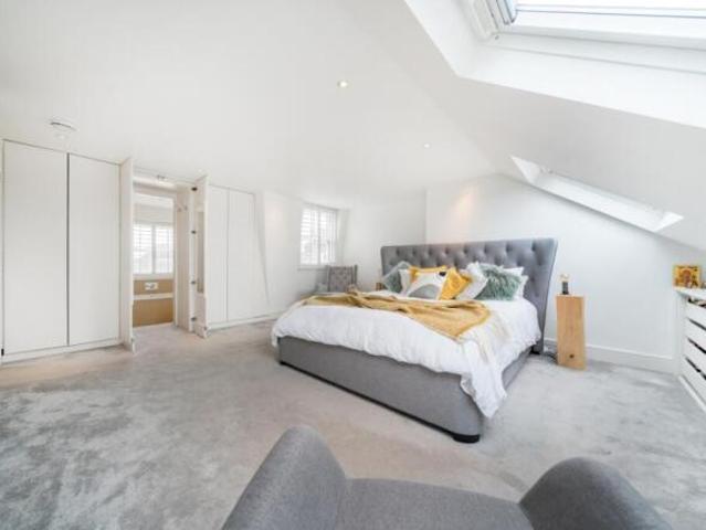 Maisonette for rent in Cat Hill