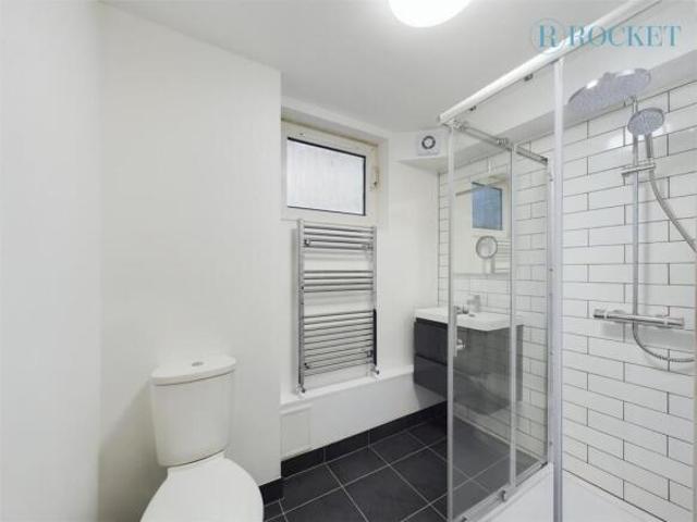 Maisonette for rent in Clapham Junction, Greater London